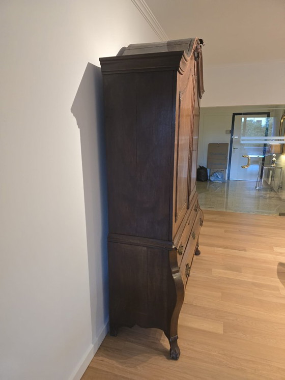 Imposanter antiker holländischer Eichenschrank mit Bombe-Unterteil – &Tradition, Kleiderschränke, Wood (photo 4 of 5)