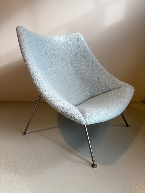 Image 1 of Artifort F157 Oyster nieuw gestoffeerd 