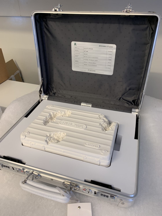 Image 1 of Rimowa x Daniel Arsham Eroded Attache Edizione Limitata