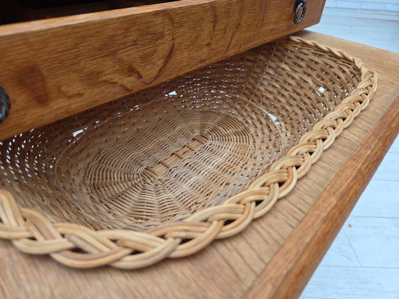 Image 1 of Años 70, mesa de centro danesa plegable, madera de roble, ratán, estado original.