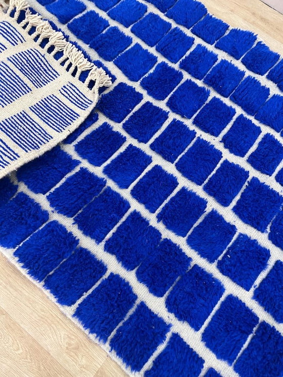 Image 1 of Handmade pure wool rug in blue and white, size 150x250 cm
