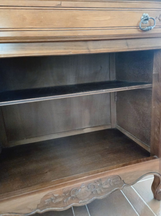 Piccola credenza / cassettiera in noce stile Luigi XV – Credenze, Legno (photo 8 of 9)