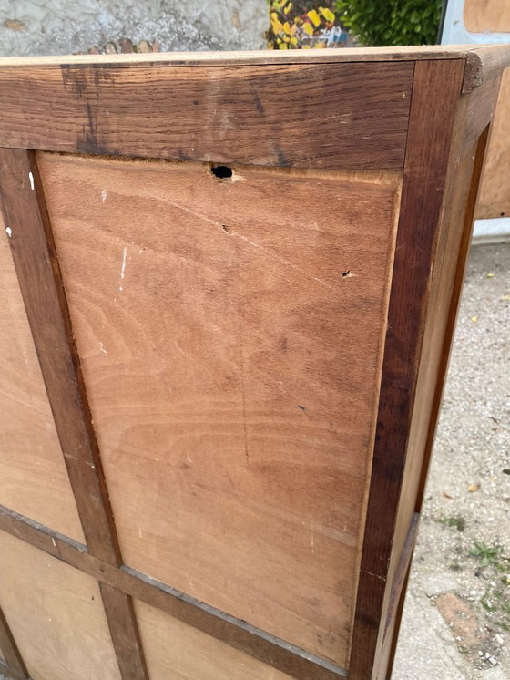 Image 1 of Eikenhouten archiefkast met drie kolommen en gordijn uit de jaren 50