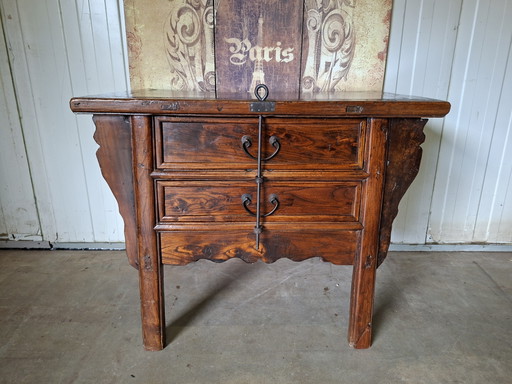 Tavolino d'altare cinese antico, consolle, cassettiera, dimensioni 101x70 cm e 83 cm di altezza.