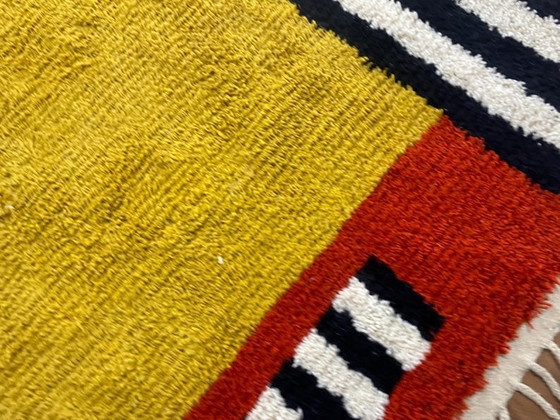 Image 1 of Tappeto berbero Beni Ouraine tradizionale, colorato e realizzato a mano, dimensioni 150/250 cm.