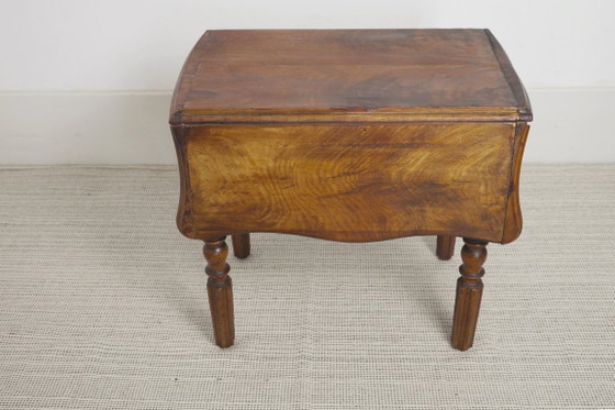 Antique French Pembroke Drop Leaf Table, Walnut Veneer Extendable End Table With Drawers, French Provincial (photo 5 of 41)
