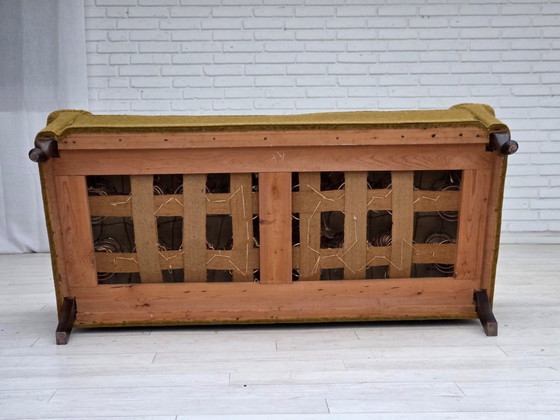 Image 1 of Divano danese a due posti degli anni '50, rivestimento originale in lana verde per mobili.