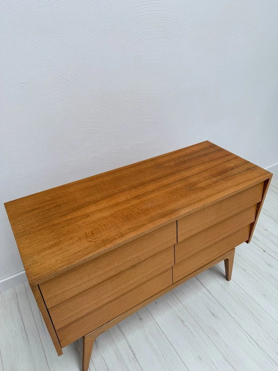 Image 1 of Vintage Duitse notenhouten commode, minimalistische dressoir in mid-century modern stijl, jaren 1950