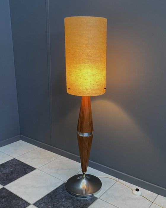 Image 1 of Lámpara de pie de madera rara con base de contradiábolo, década de 1960
