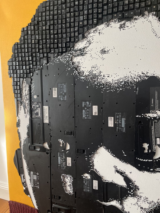 Image 1 of Maurice Mbikayi - “Jongen met een paarse trui”, gemengde technieken op canvas