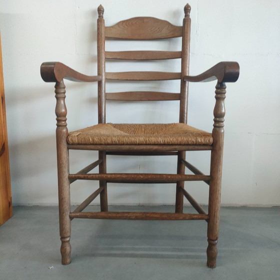 Image 1 of Chaise à boutons en osier vintage (peut-être antique) avec dossier