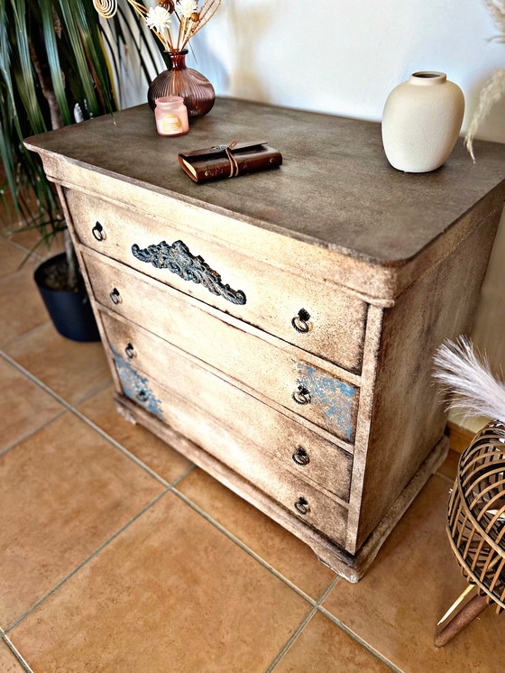 Image 1 of 🌸 Antieke commode met patina – uniek stuk – natuurlijke en authentieke uitstraling 🌸