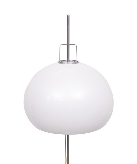 Vloerlamp "Lucerna" van verchroomd staal, ontworpen door Harvey Guzzini voor Meblo in de jaren 60. (photo 13 of 40)