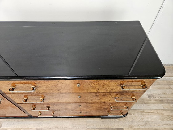 Image 1 of Buffet Art Déco des années 1950 en racine de bruyère et bois laqué, avec plateau en verre
