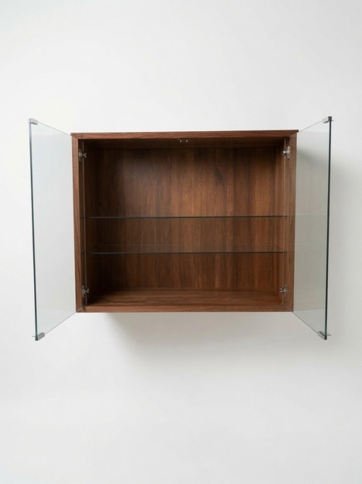 Vitrine murale Poul Cadovius par CADO, années 1960.