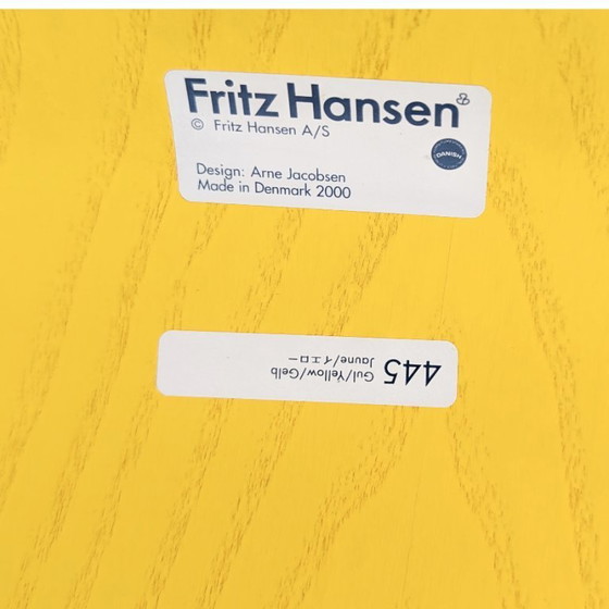 Image 1 of Juego de 2 sillas Fritz Hansen Serie 7, diseño de mediados de siglo, color amarillo, de Arne Jacobsen.