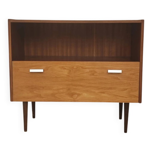 Petit buffet en bois des années 1970.