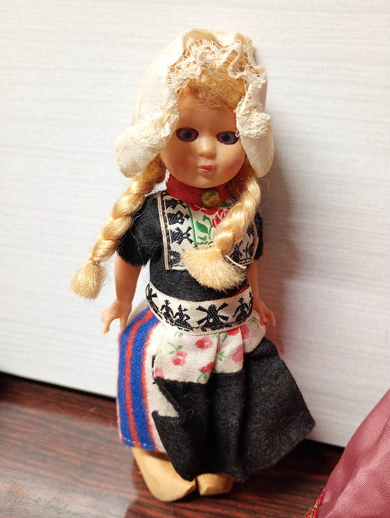 Image 1 of Bambole europee degli anni '70