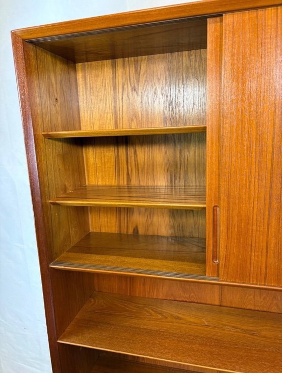Image 1 of Mueble de pared/librería retro de teca de mediados de siglo de Poul Hundevad (años 60). Un fantástico y elegante mueble de pared