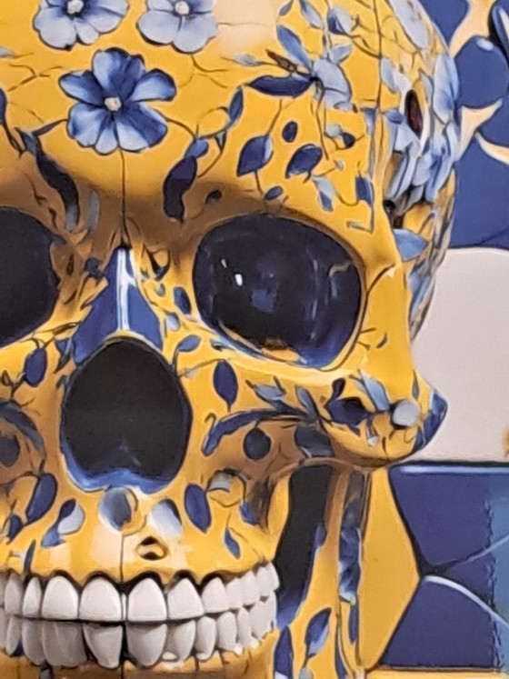 Image 1 of DEAD HEAD – Delfter Badezimmerschädel – Druck auf Aluminiumplatte
