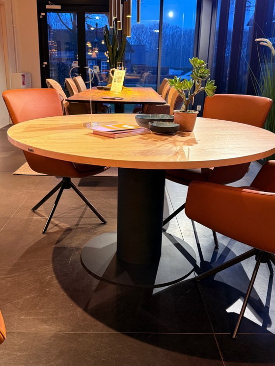 Image 1 of Bert Plantagie Oval dining table