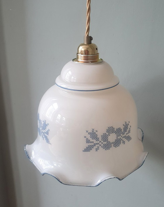 Vintage White Opal Glass Pendant Lamp - Flower-like shape – Metal (photo 4 of 17)