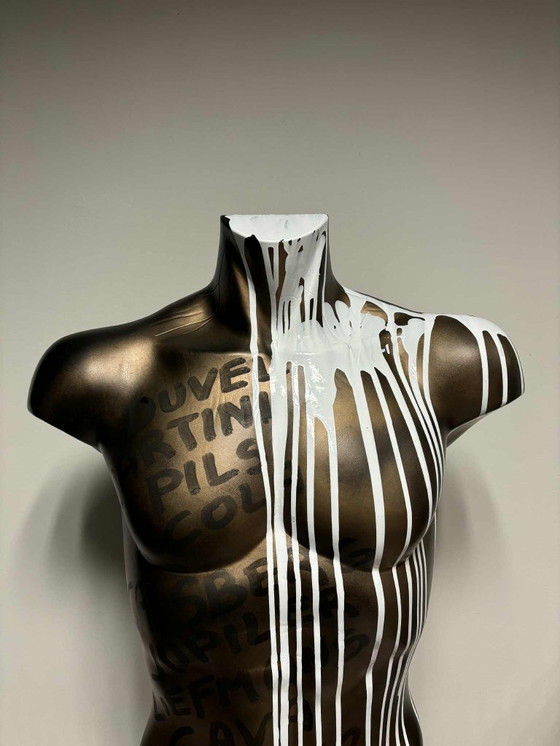 Image 1 of Chico bebedor