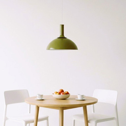 Gran lámpara colgante Ballerina de metal verde oliva de Sidse Werver Holmegaard