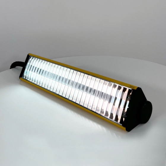 Image 1 of Gele hoek / driehoek neon, jaren 80