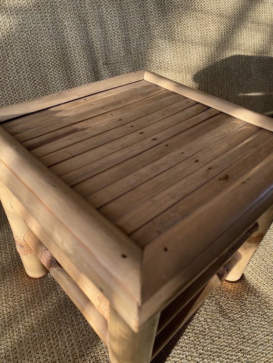 Image 1 of Tavolino laterale in bambù vintage con fiori