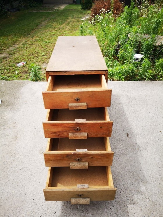 Mid-Century Industrial Wooden Dresser, 1960s – Chest of drawers, Industrieel (photo 5 of 5)