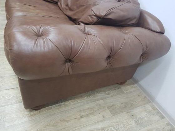 Divano Chesterfield stile Mid-Century in pelle – Sofà, Leather, Mid Century Modern (photo 16 of 22)