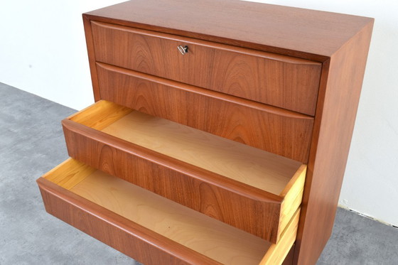 Image 1 of Deense teakhouten ladekast uit het midden van de 20e eeuw, jaren 60.