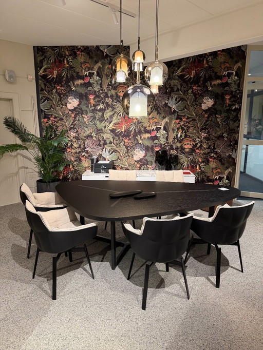 B&B Italia	Seven table + Husk chairs