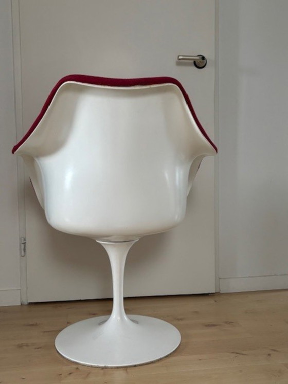 Image 1 of 4 x Tulip Saarinen swivel armchair