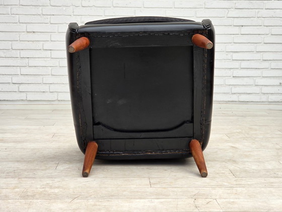 Image 1 of Anni '70, poltrona danese, similpelle, gambe in legno di teak.
