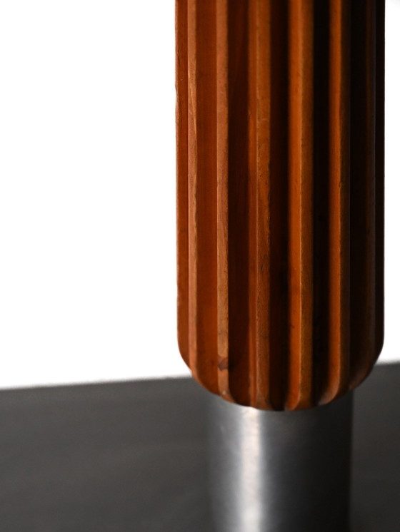 Image 1 of Tavolo da bar in mogano con base in acciaio e stelo intagliato