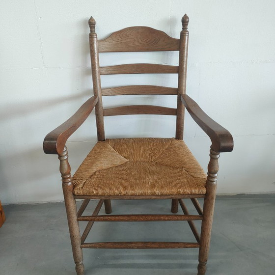 Image 1 of Chaise à boutons en osier vintage (peut-être antique) avec dossier