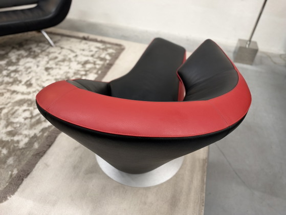 Leolux Parabolica Swivel Armchair black red leather, Modern (photo 3 of 12)