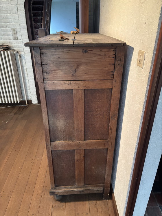 Schwarzer und brauner Kleiderschrank – Schränke, Wood (photo 10 of 14)