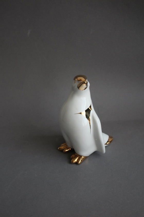 Image 1 of Vintage Italiaans porseleinen pinguïnbeeldje, wit met gedeeltelijke 24-karaats verguldsel.
