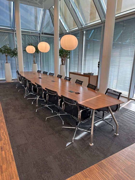 Image 1 of Stylish Twinform Task conference table - American walnut veneer - New condition