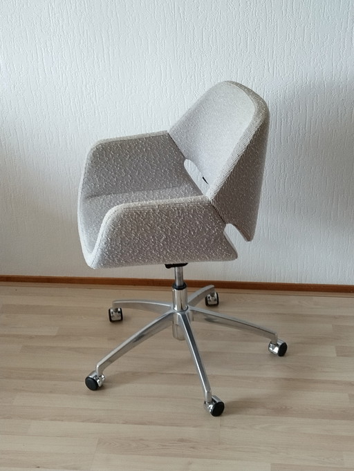 Artifort - Gap Chair - Office chair - Khodi Feiz