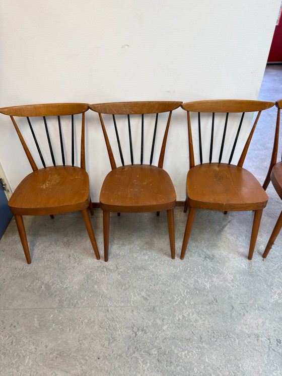 Set di 4 sedie da pranzo vintage Mid-Century con schienale a fuso – ca. 1962 – Legno (photo 2 of 15)