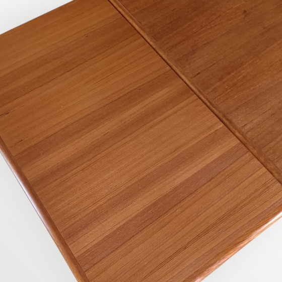 Image 1 of Vintage extendable dining table