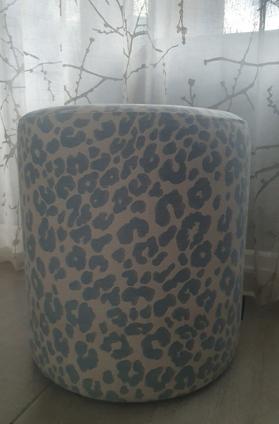 Image 1 of Design authentique - Pouf rond sur mesure - Tissu Hodsoll McKenzie « Ocelot » de Zimmer + Rohde