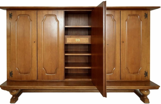 Image 1 of Klassieke massief walnotenhouten kast