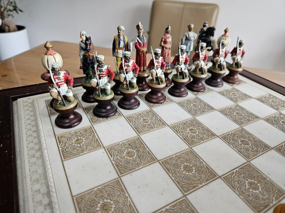 Raj Verzamel schaakspellen van Franklin Mint Porselein, jaren 70, Set van 33 – Decoratieve objecten (photo 2 of 19)
