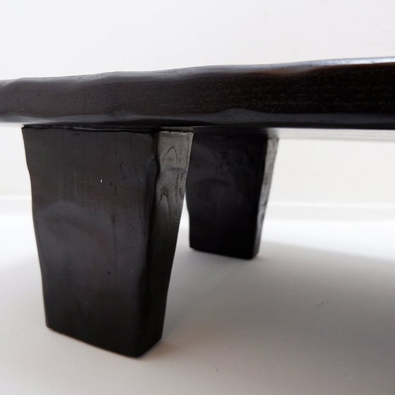 Image 1 of Großer Couchtisch aus schwarzem, gehämmertem Holz