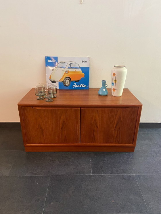 Image 1 of Alter dänischer TV-Schrank/ niedriges Sideboard von Dyrlund